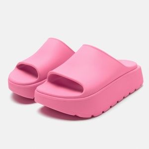 Zara RUBBERIZED SPORT SANDALS